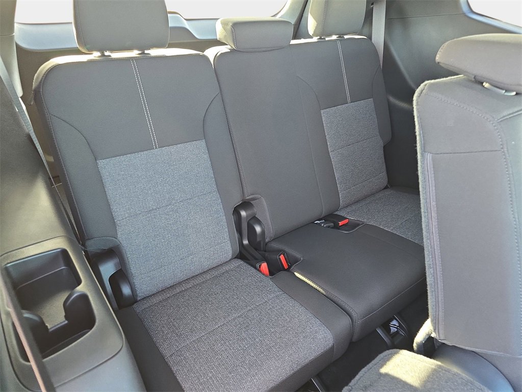 New 2025 GMC Acadia Elevation image 12