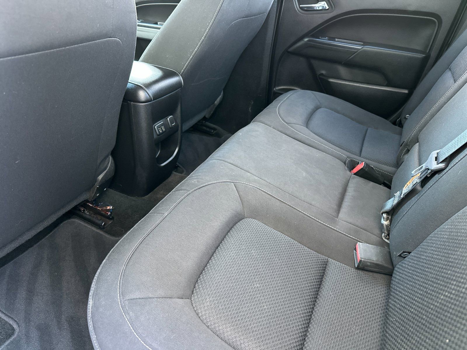 Used 2017 Chevrolet Colorado LT w/ Safety Package image 13