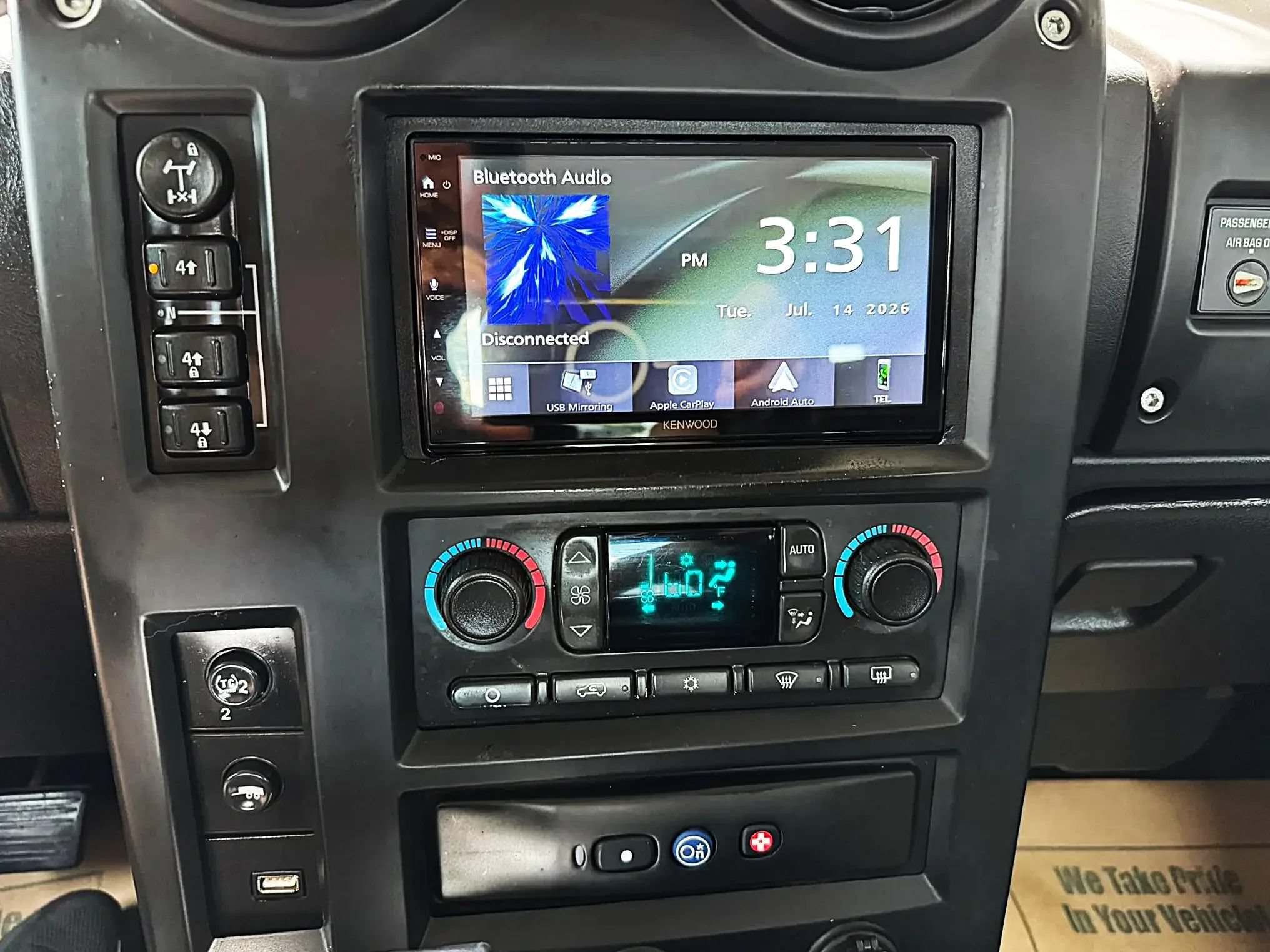 Used 2005 HUMMER H2 SUT w/ Preferred Equipment Group AWD/4WD image 25