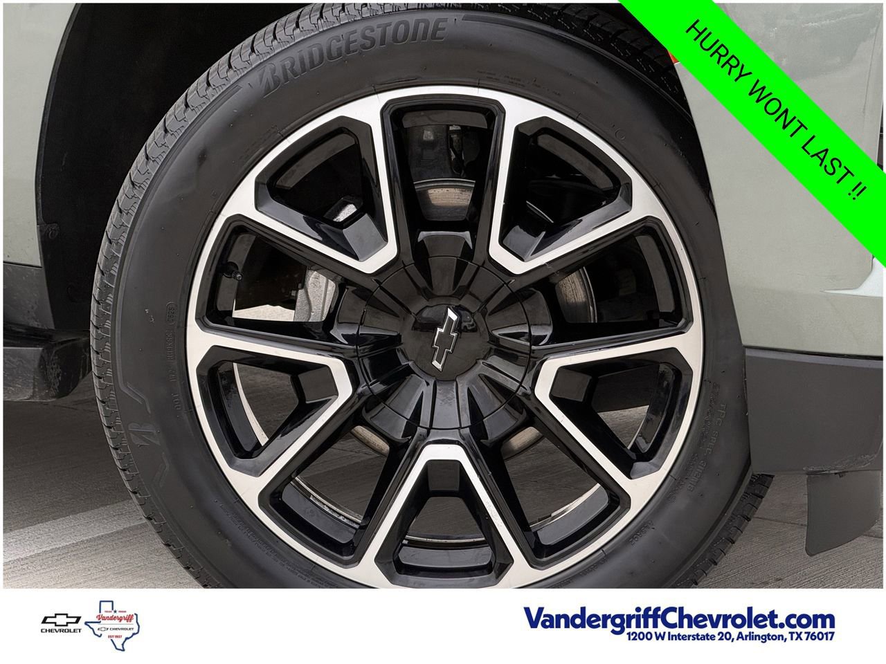 Certified 2024 Chevrolet Suburban RST w/ Luxury Package AWD/4WD image 9
