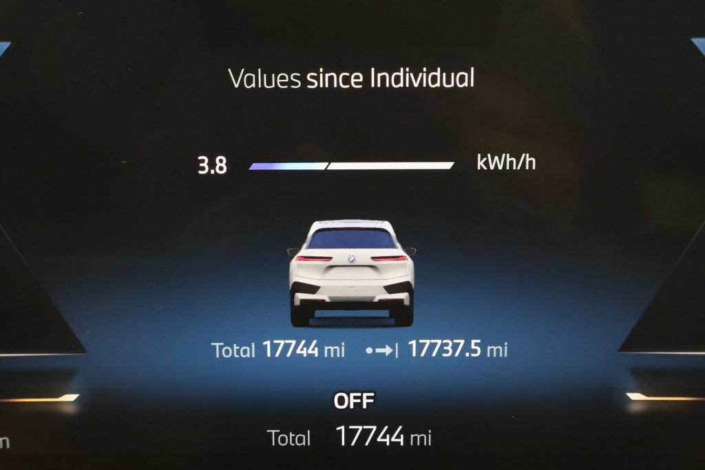 Certified 2025 BMW iX xDrive50 AWD/4WD image 16