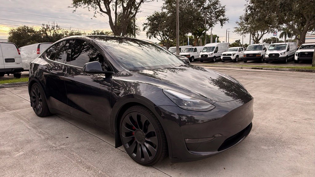 Used 2024 Tesla Model Y Performance AWD/4WD image 4