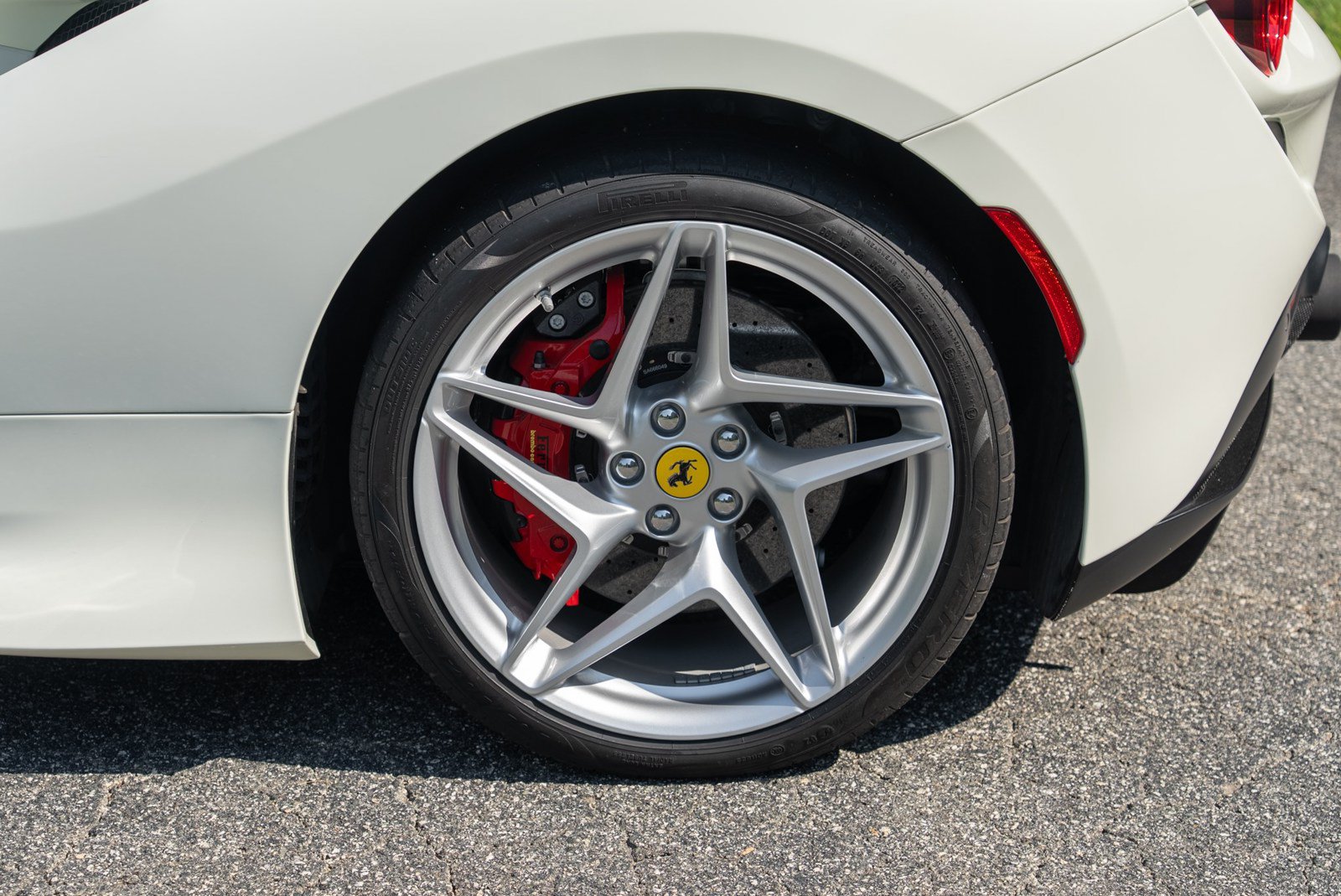 Used 2022 Ferrari F8 Tributo RWD image 11