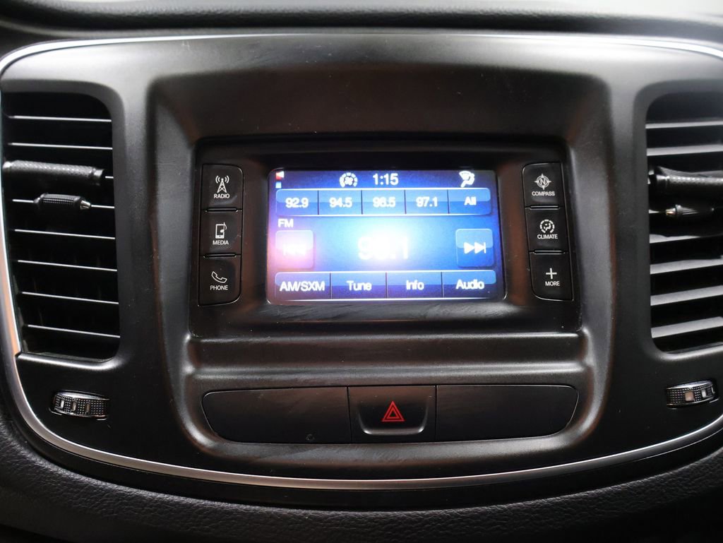 Used 2015 Chrysler 200 Limited w/ Convenience Group image 29