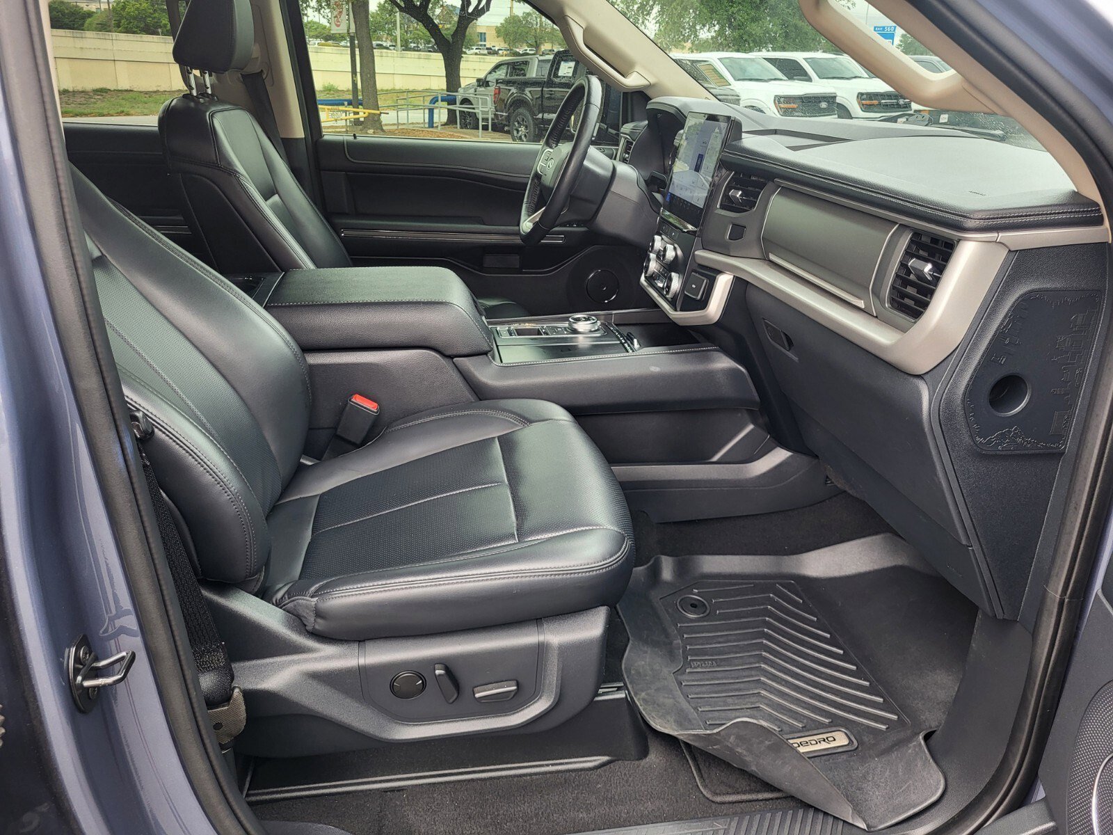 Certified 2023 Ford Expedition XLT image 12