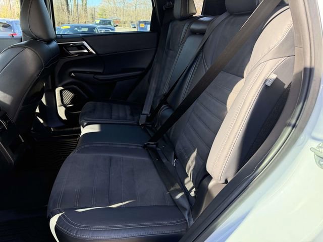 Used 2023 Mitsubishi Outlander SE image 21