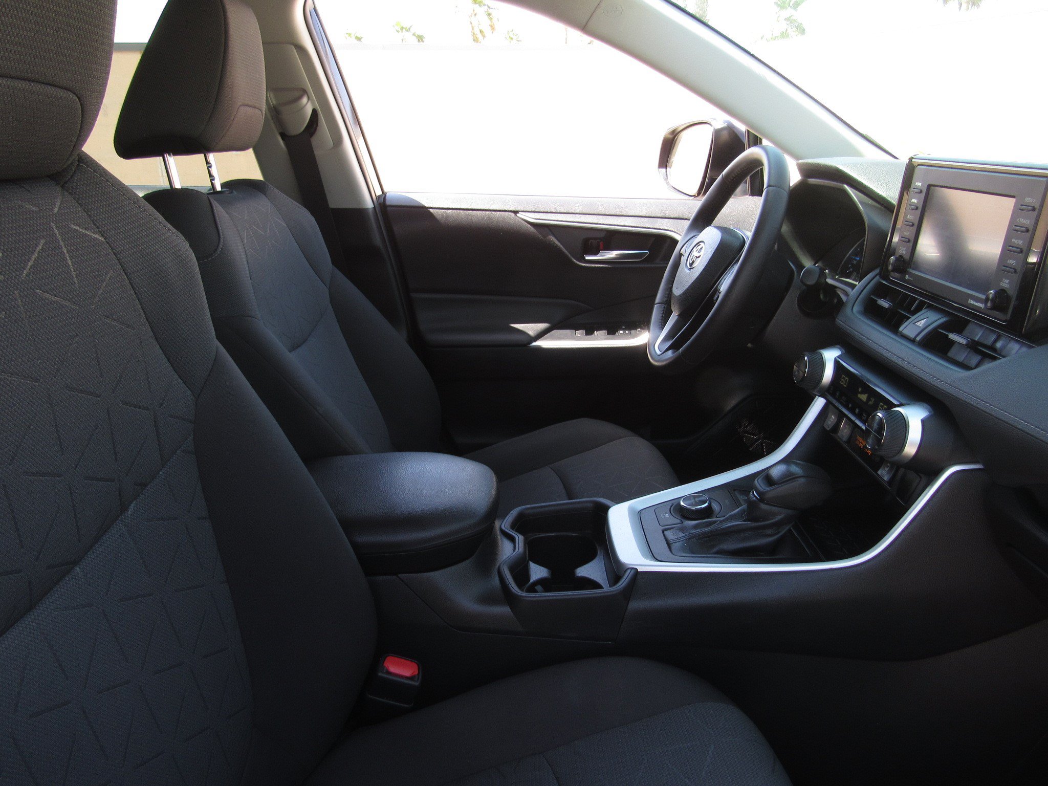 Used 2021 Toyota RAV4 XLE w/ XLE Grade Weather Package AWD/4WD image 8