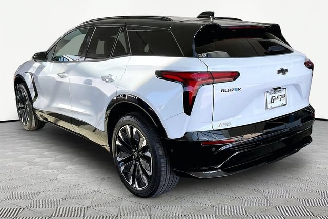 New 2026 Chevrolet Blazer EV RS w/ Super Cruise Package FWD image 4