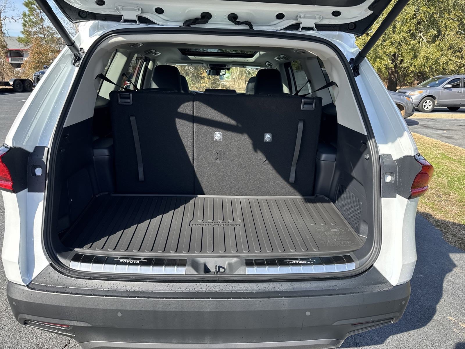New 2025 Toyota Grand Highlander AWD image 40