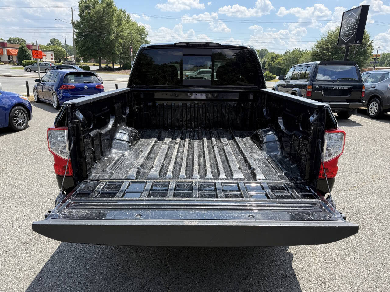 Used 2021 Nissan Titan SV w/ Accessory Utility Package AWD/4WD image 12