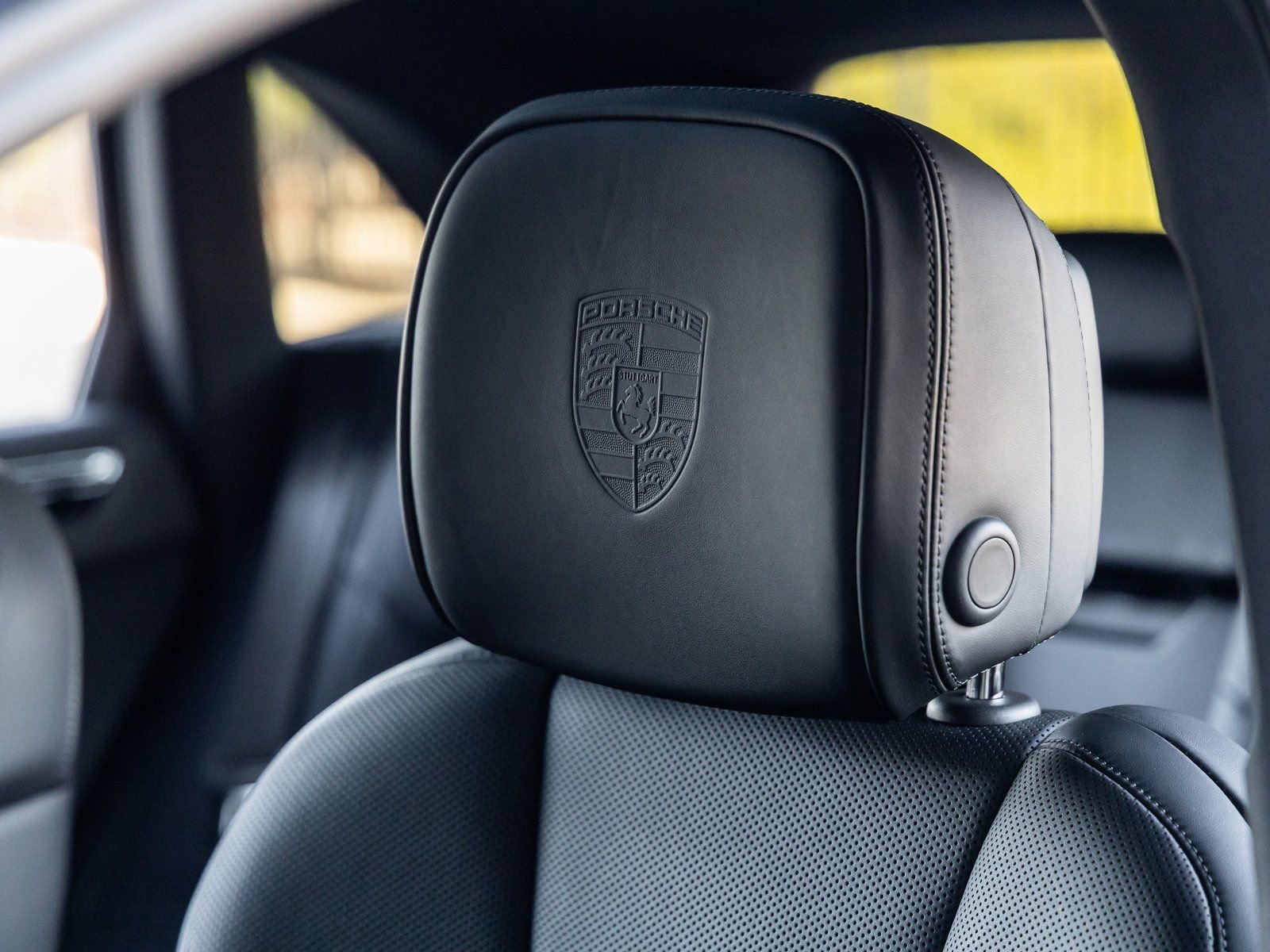 Certified 2026 Porsche Macan image 27