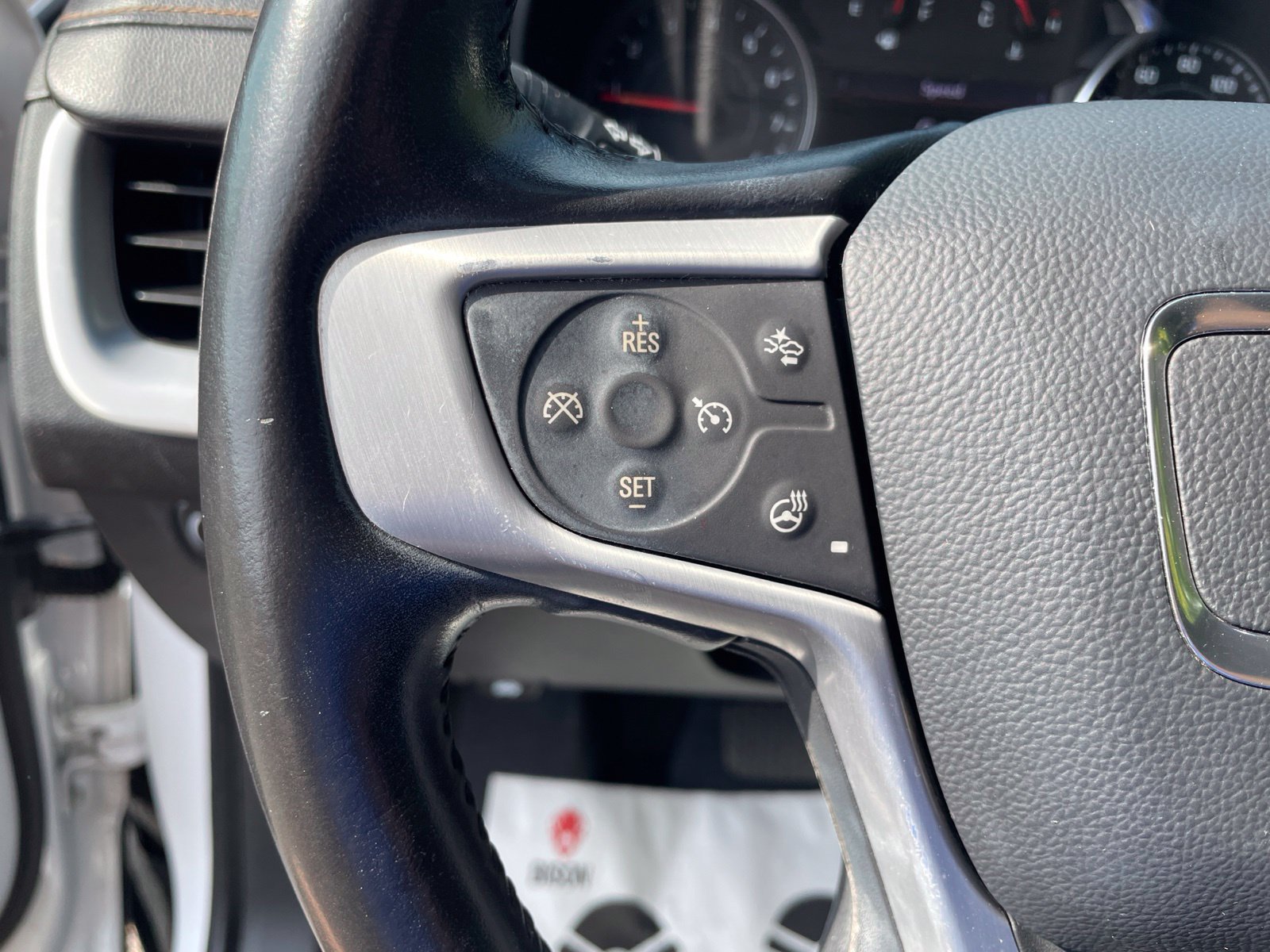 Used 2020 GMC Terrain SLT w/ Preferred Package AWD/4WD image 18