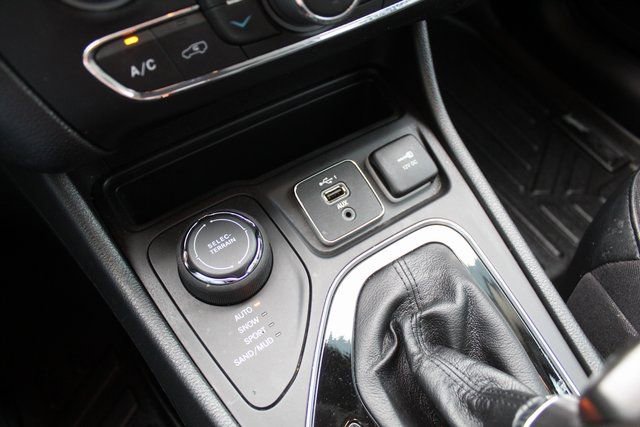 Used 2023 Jeep Cherokee Altitude Lux image 33