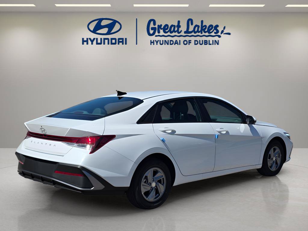 New 2026 Hyundai Elantra SE FWD image 6