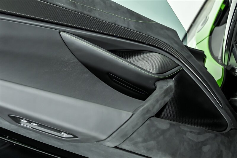 Used 2024 McLaren 750S Spider RWD image 18