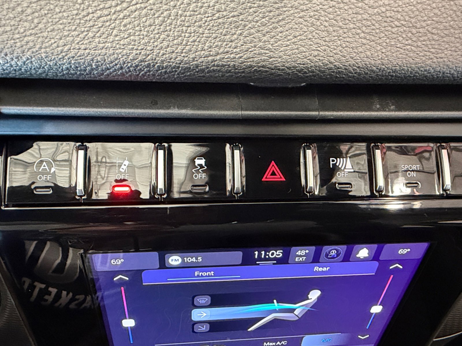 Used 2023 Jeep Grand Cherokee L Laredo image 34