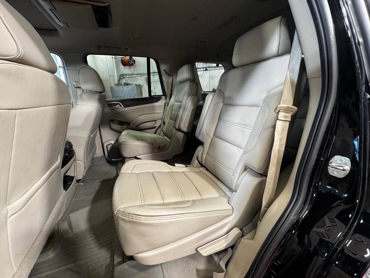 Used 2019 GMC Yukon Denali w/ Denali Ultimate Package AWD/4WD image 15