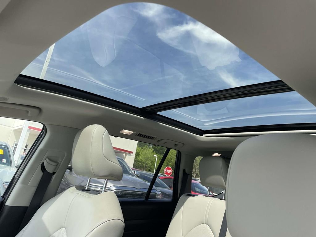 Used 2025 Toyota Grand Highlander FWD image 32