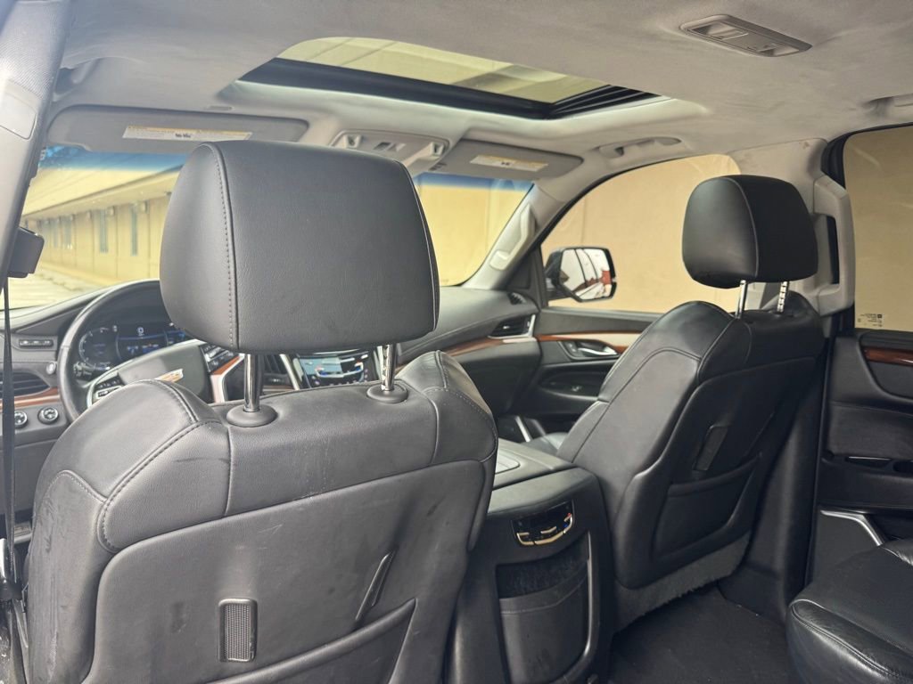 Used 2018 Cadillac Escalade ESV Luxury AWD/4WD image 18