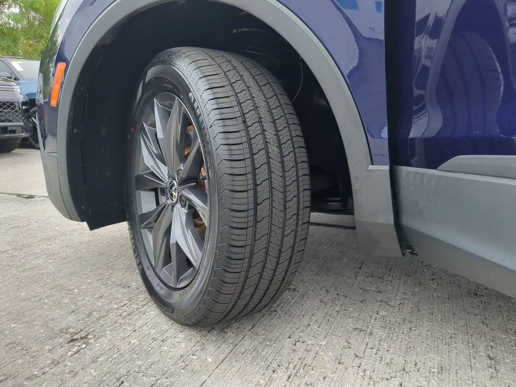 Certified 2022 Volkswagen Tiguan SE FWD image 34