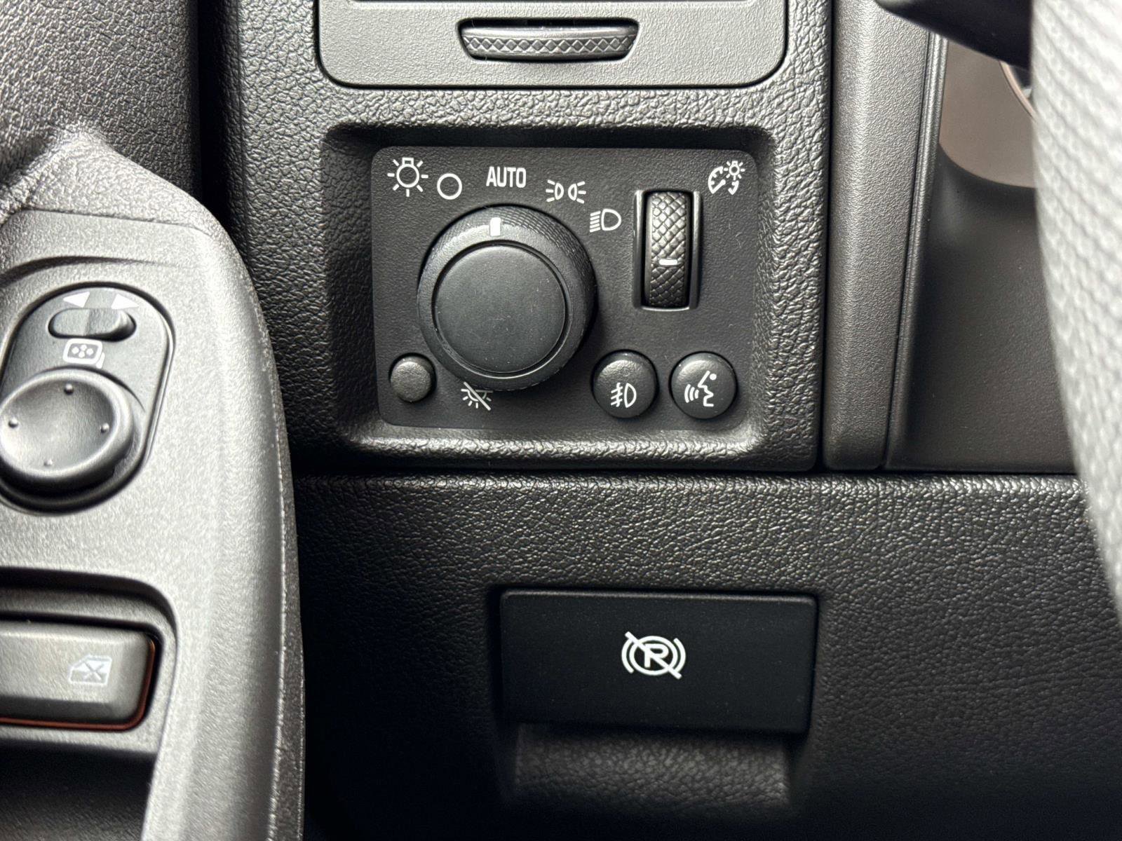 Used 2007 HUMMER H3 w/ Chrome Appearance Package image 11