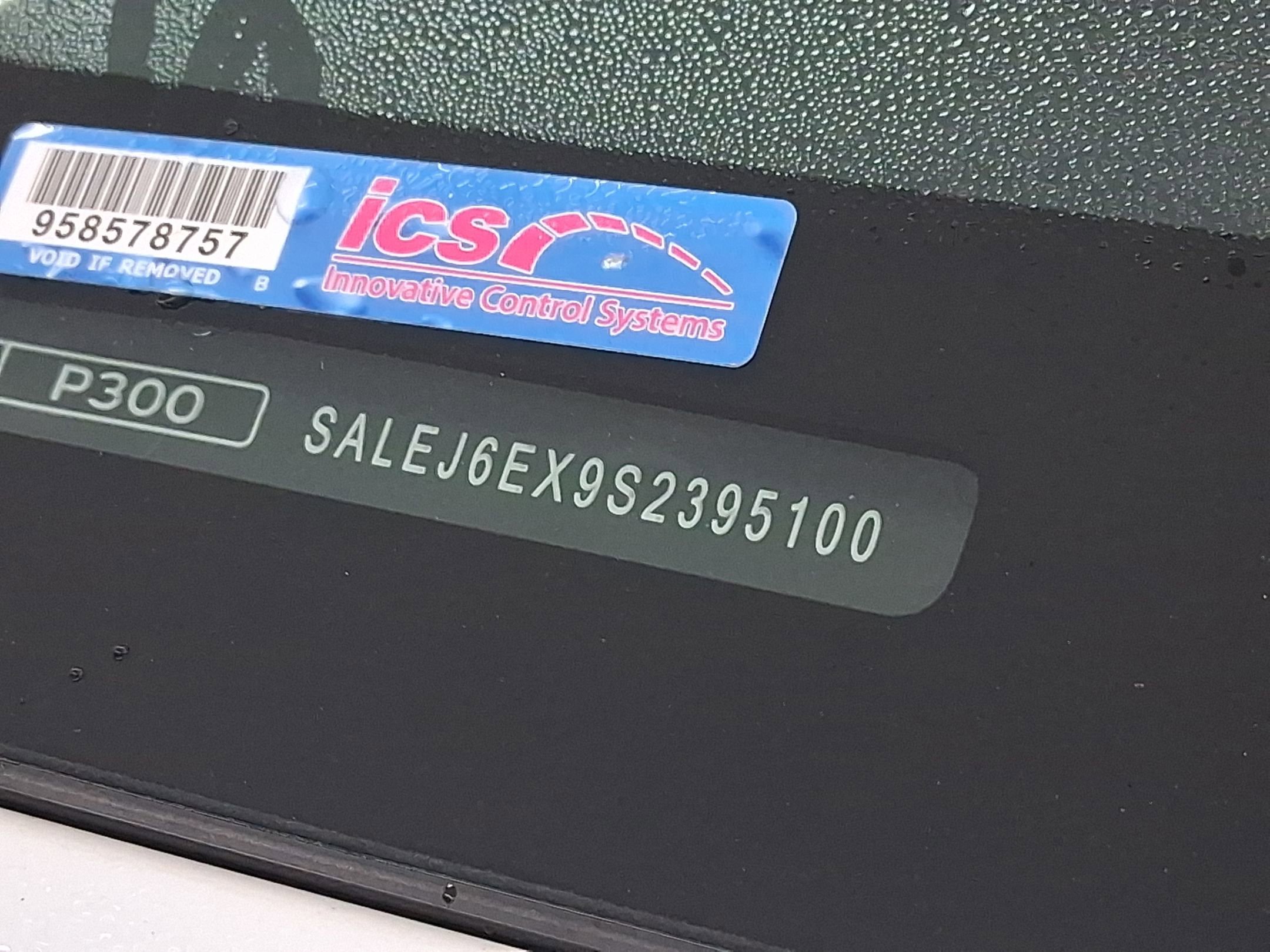 Used 2025 Land Rover Defender 90 S image 18