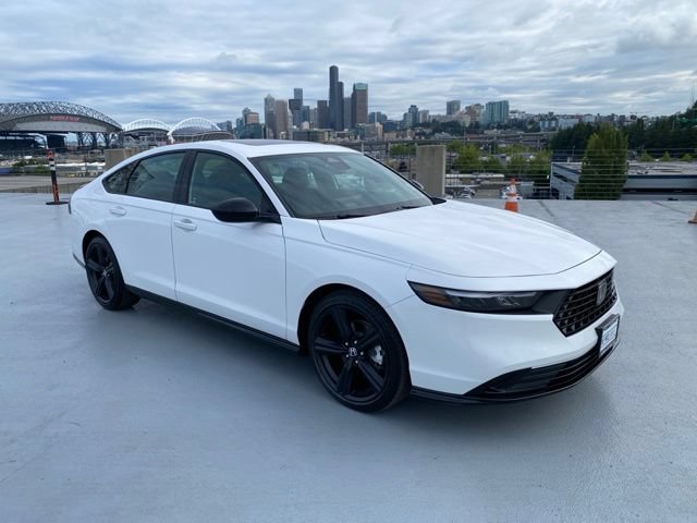Used 2025 Honda Accord Sport image 1