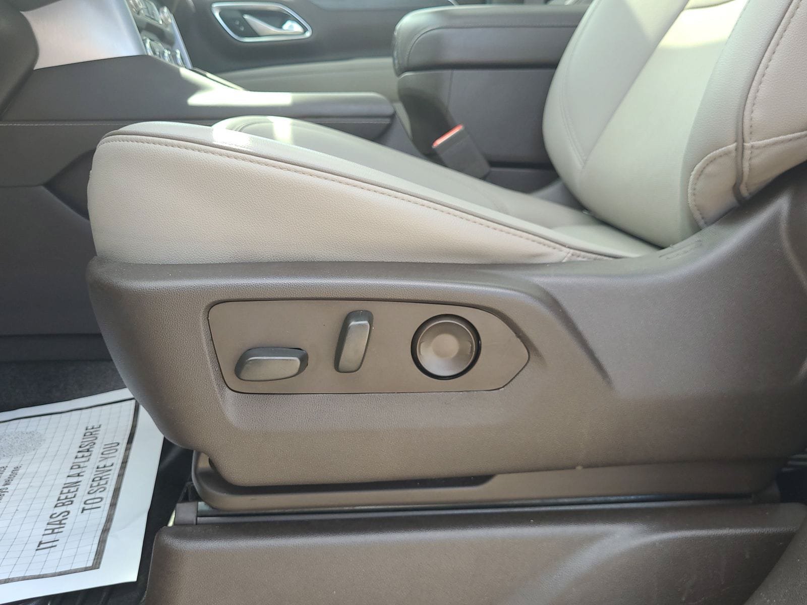 Used 2022 GMC Yukon SLT AWD/4WD image 26