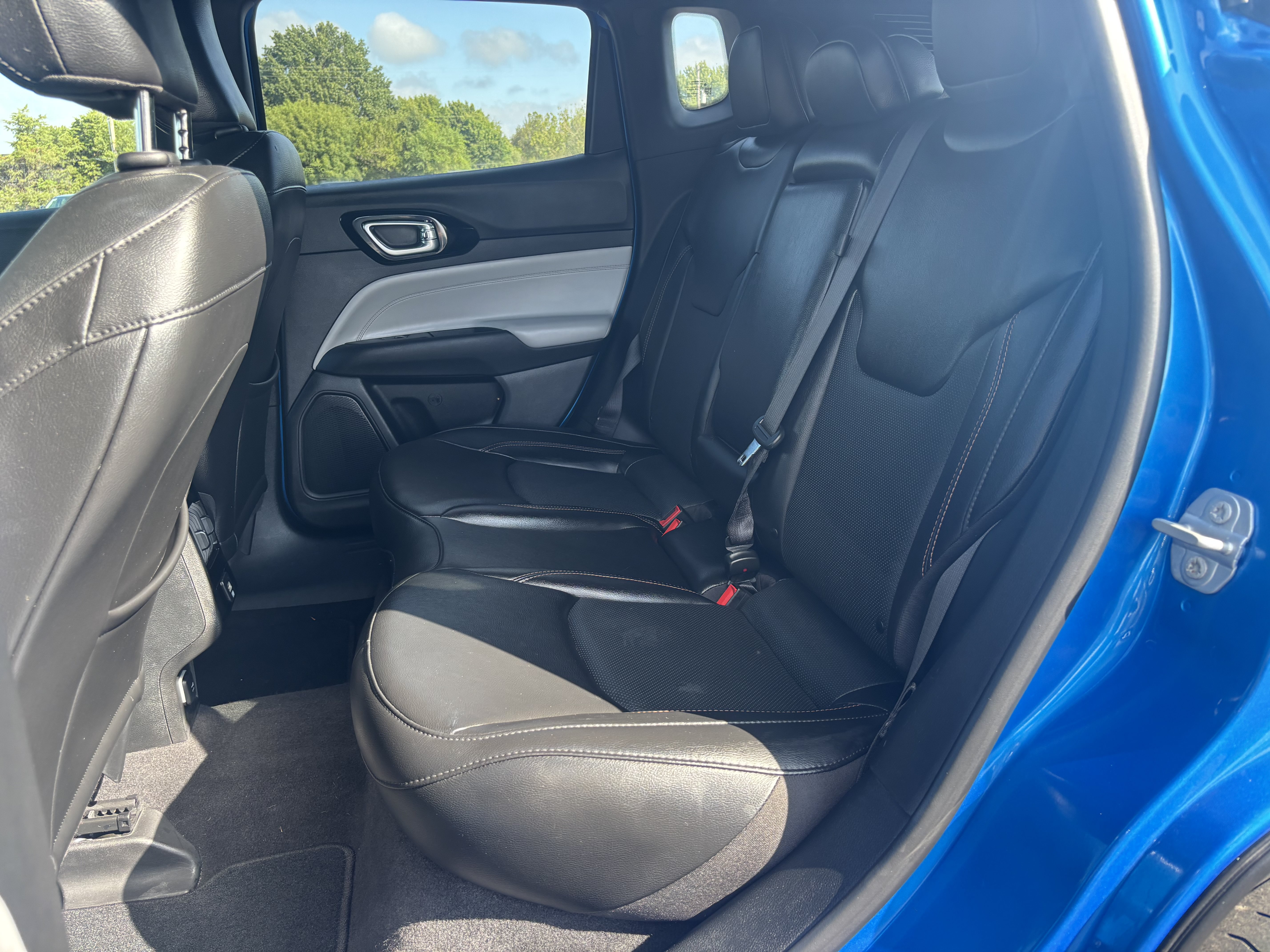 Used 2023 Jeep Compass Limited AWD/4WD image 23