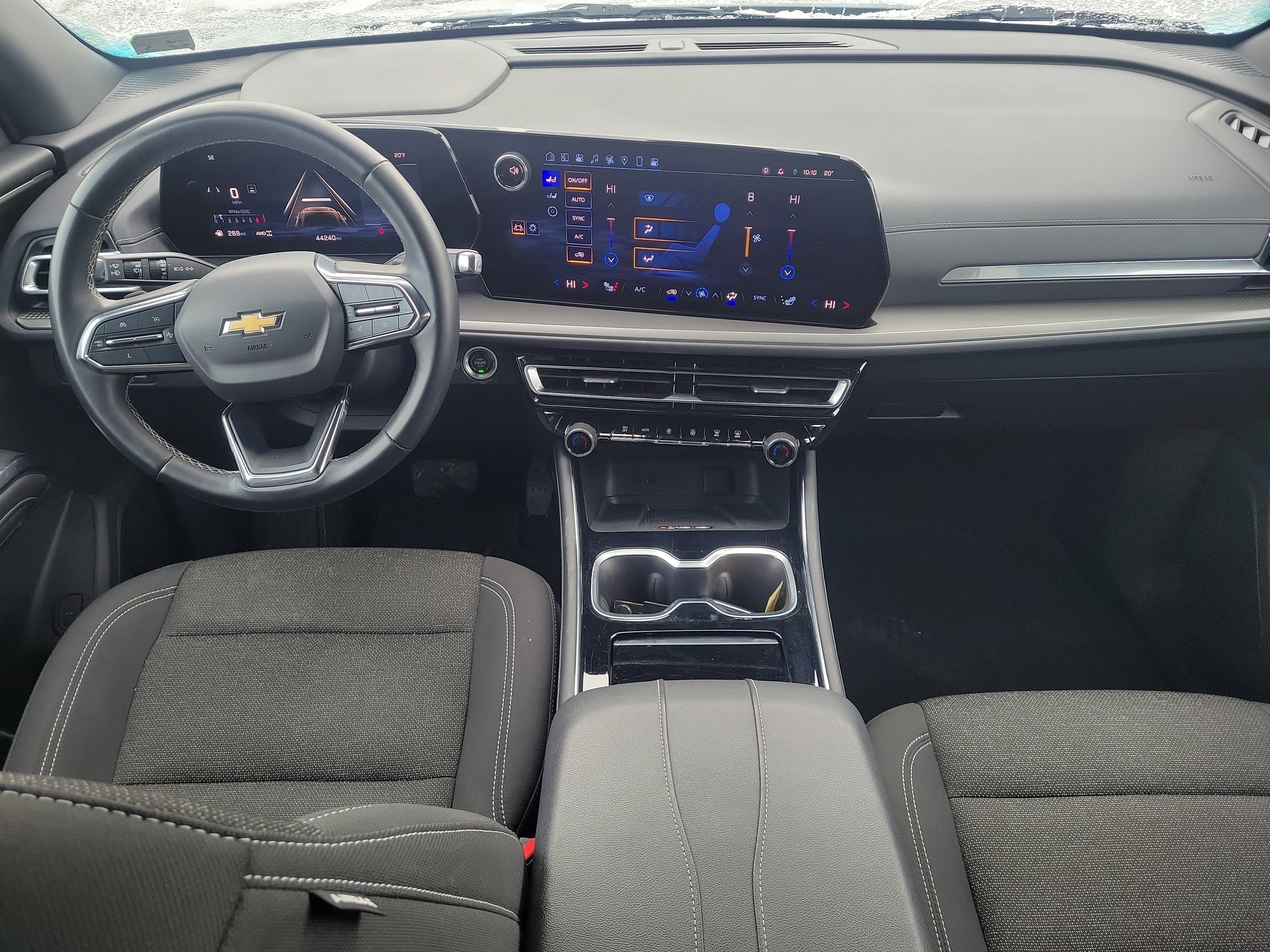 Used 2024 Chevrolet Traverse LT image 12