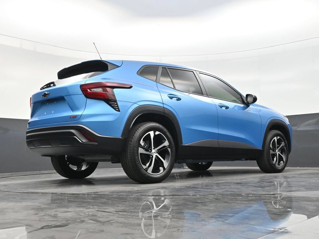 Used 2025 Chevrolet Trax RS FWD image 24