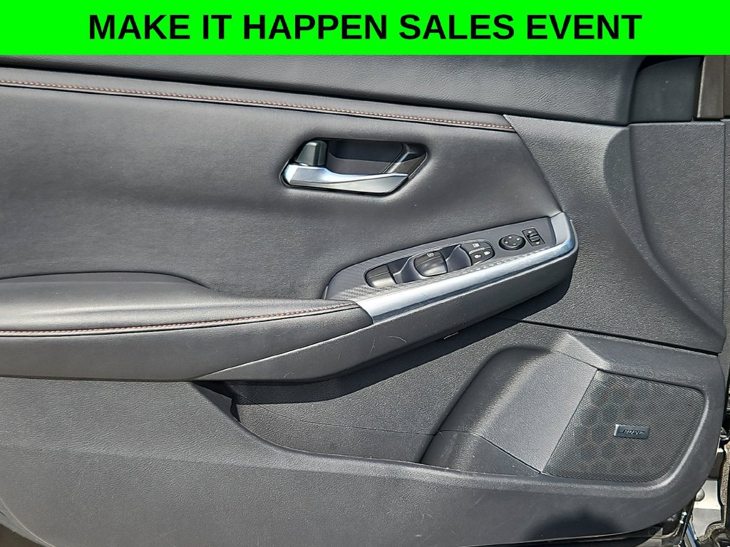 Used 2023 Nissan Sentra SR w/ SR Premium Package FWD image 11