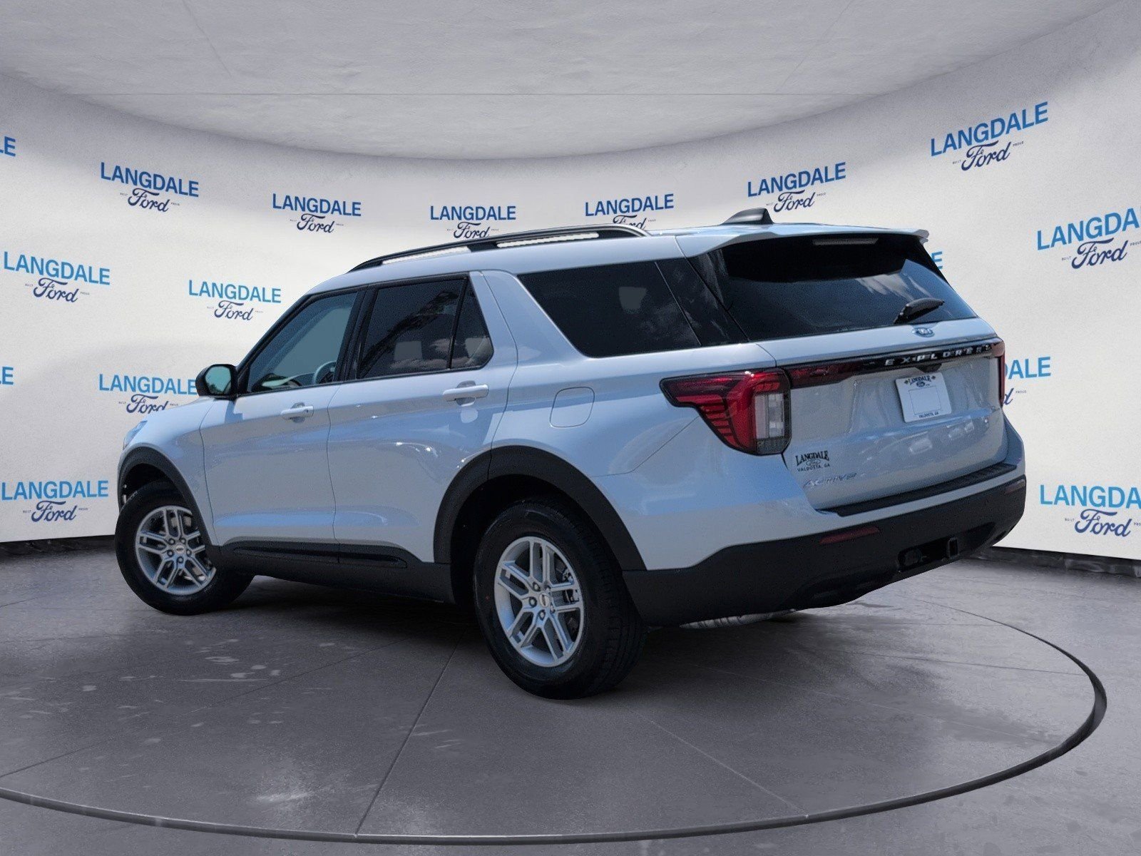 New 2026 Ford Explorer Active RWD image 9