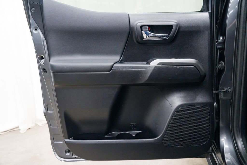 Used 2019 Toyota Tacoma TRD Off-Road image 24