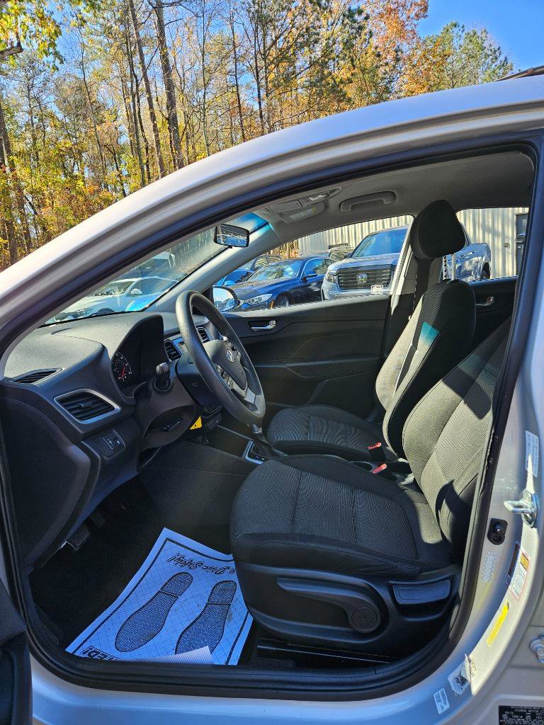 Used 2020 Hyundai Accent SE image 18