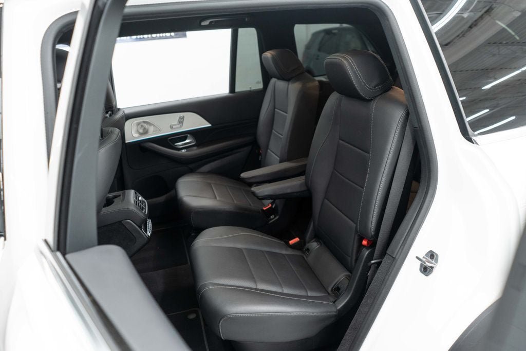 Used 2025 Mercedes-Benz GLS 450 4MATIC image 32