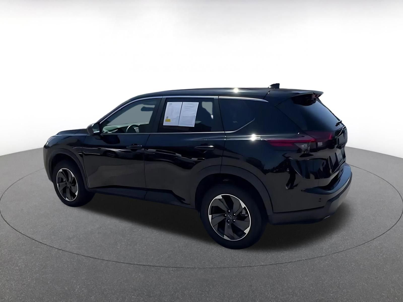 Used 2025 Nissan Rogue SV FWD image 10