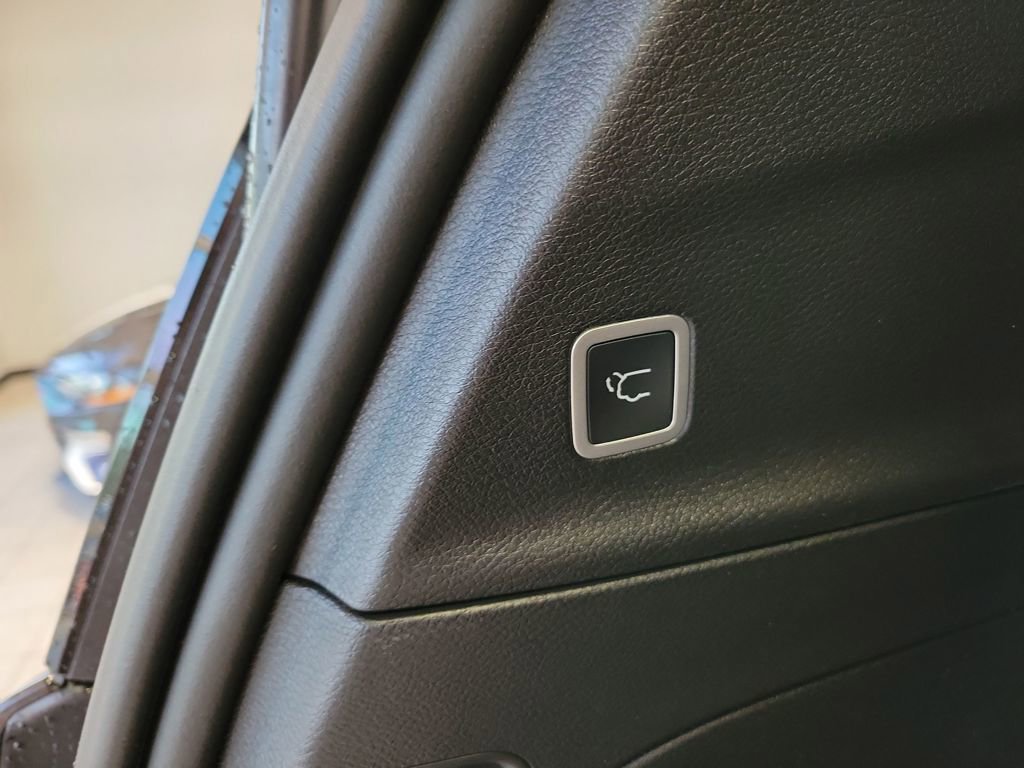 New 2026 Chrysler Voyager LX image 8