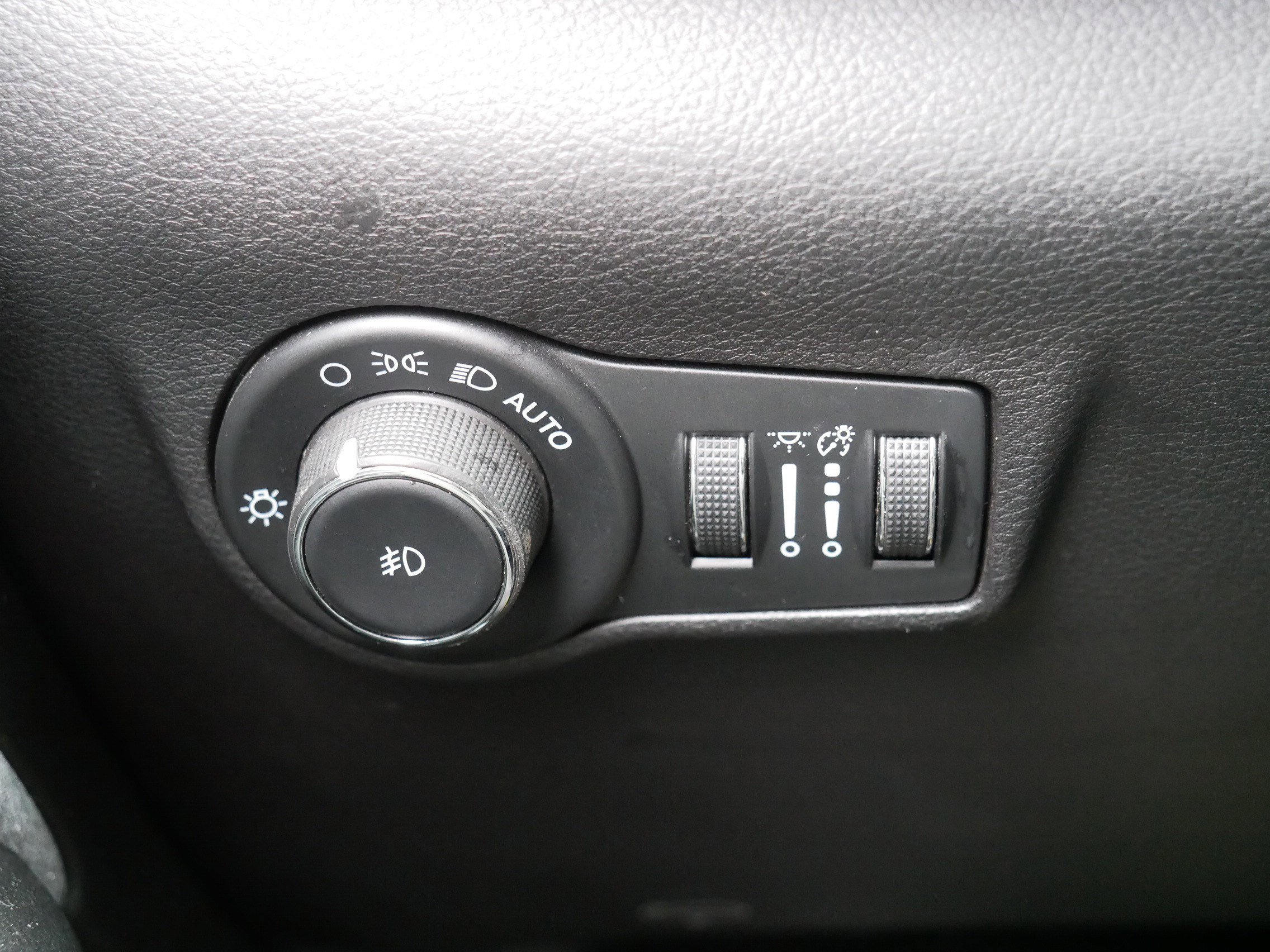 Certified 2024 Jeep Compass Latitude image 26