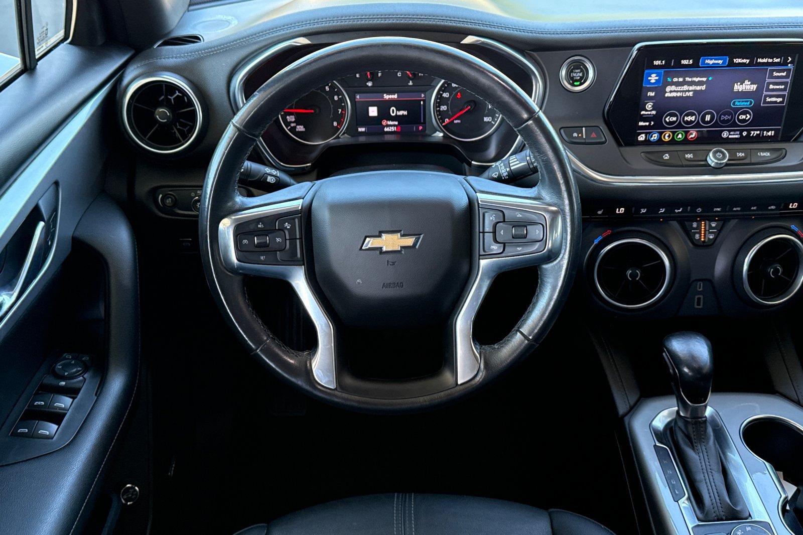 Used 2021 Chevrolet Blazer LT w/ Sound & Technology Package FWD image 22