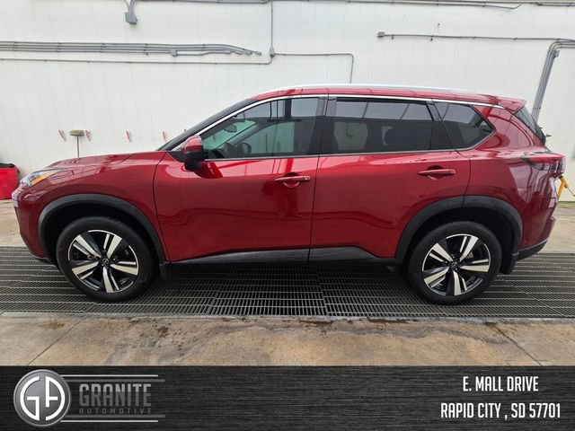 Used 2024 Nissan Rogue SL w/ SL Premium Package image 2