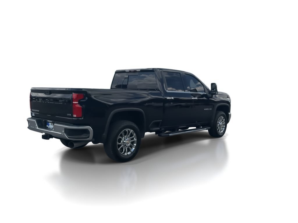 Used 2026 Chevrolet Silverado 2500 LTZ w/ LTZ Premium Package AWD/4WD image 8