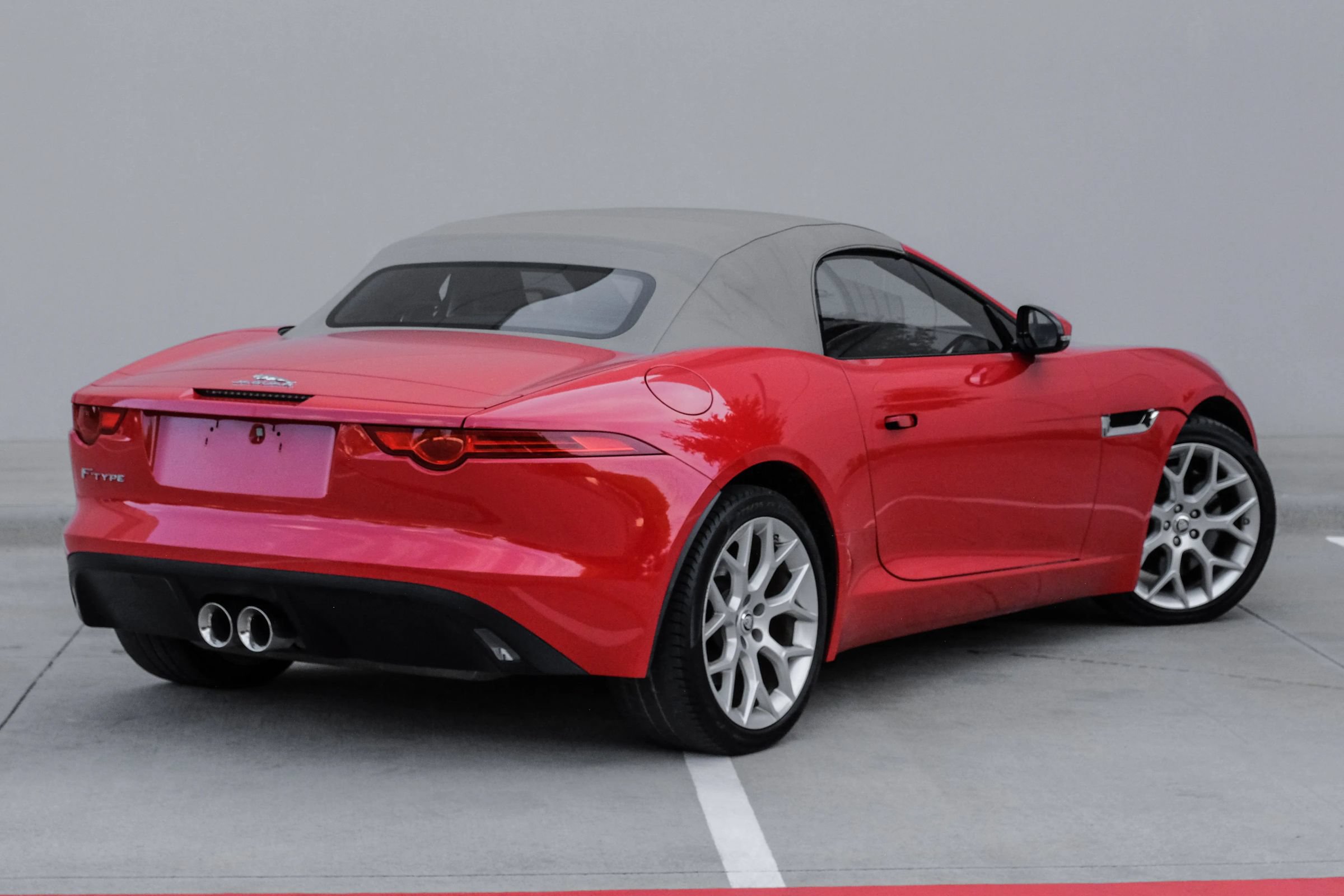 Used 2014 Jaguar F-TYPE Convertible RWD image 4