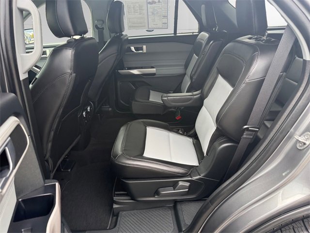 Used 2023 Ford Explorer XLT w/ Equipment Group 202A image 13