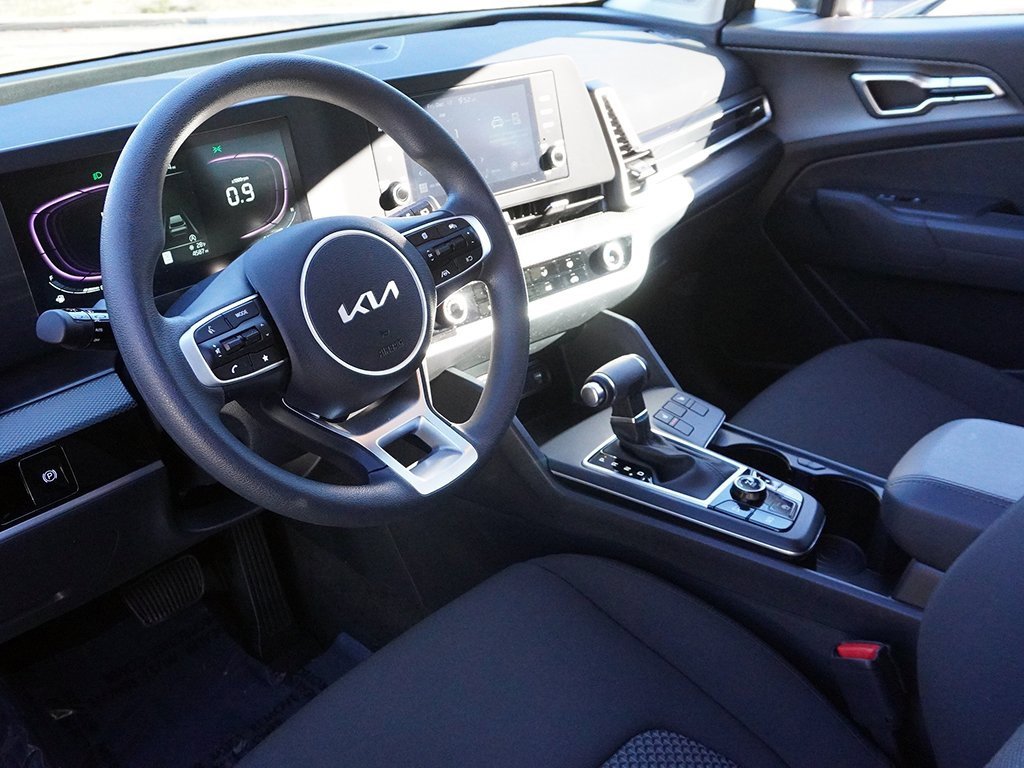 Used 2025 Kia Sportage LX image 26