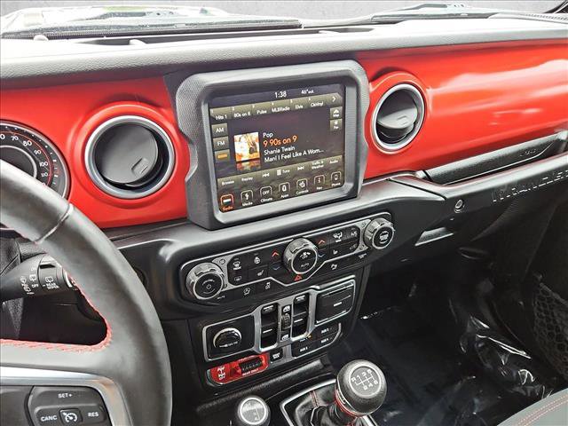 Used 2018 Jeep Wrangler Unlimited Rubicon AWD/4WD image 15