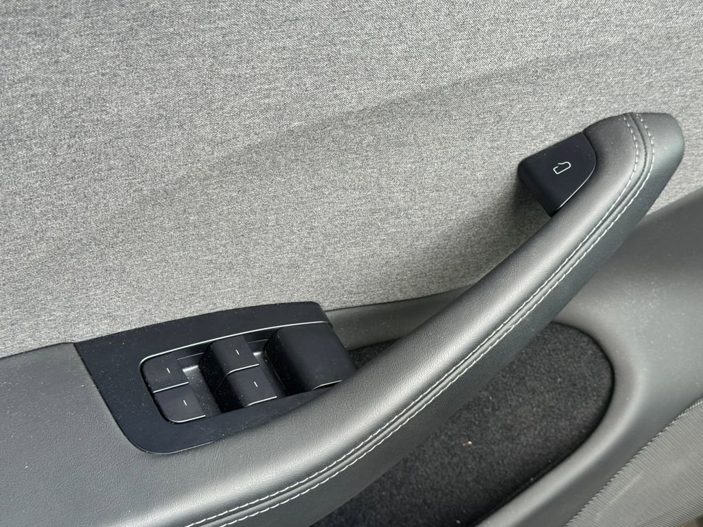 Used 2024 Tesla Model 3 Standard Range image 23