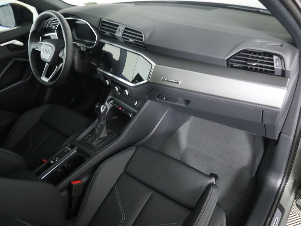 Used 2025 Audi Q3 2.0T Premium w/ Convenience Package image 19