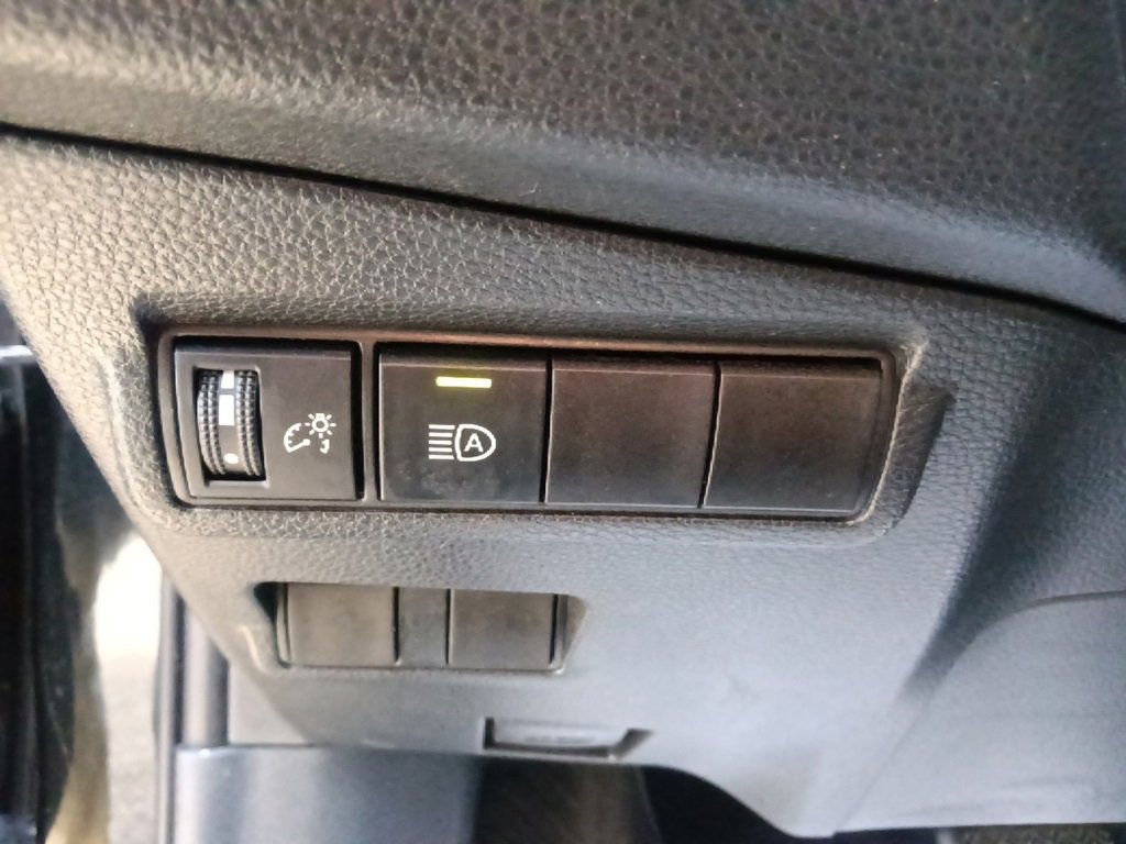 Used 2024 Toyota Corolla Cross LE w/ Moonroof Package image 17