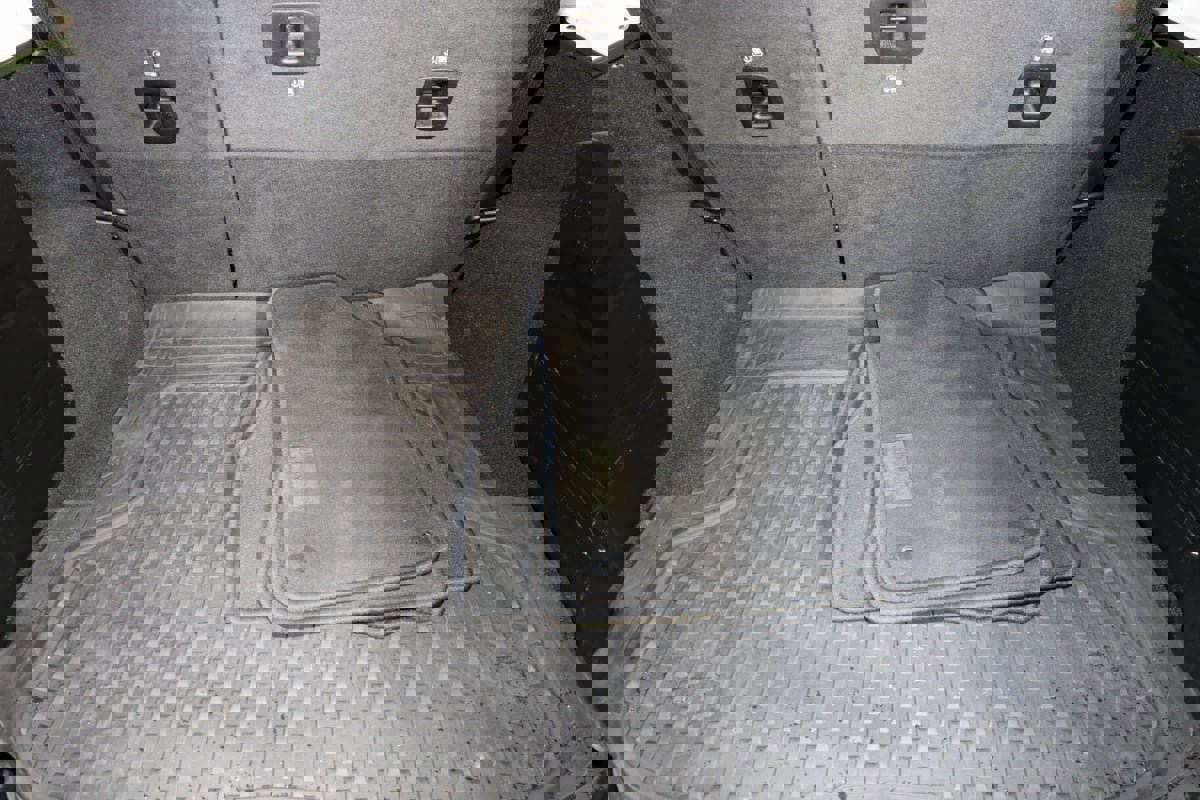 Used 2021 Jeep Wrangler Unlimited Sahara image 18